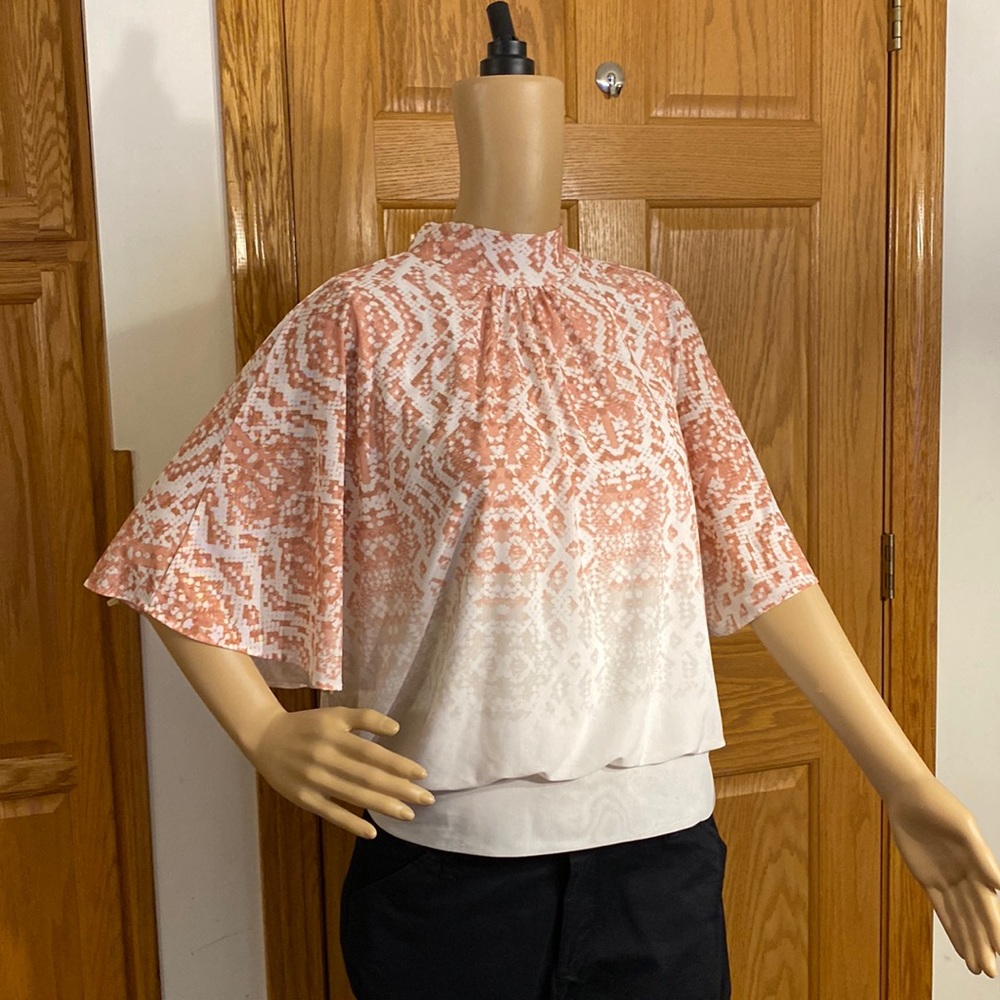 Jennifer Lopez Coral and White Printed Flutter Sleeve Blouse